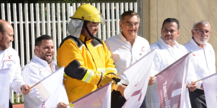 Cumple Américo al Tec Victoria; construye gimnasio