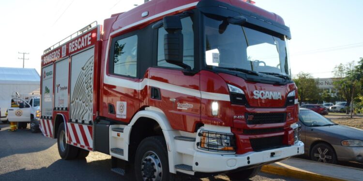 Cumple Américo al Tec Victoria; construye gimnasio