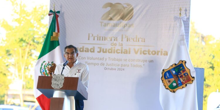Coloca Américo Villarreal primera piedra de la Ciudad Judicial en Victoria