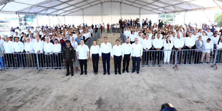 Coloca Américo Villarreal primera piedra de la Ciudad Judicial en Victoria