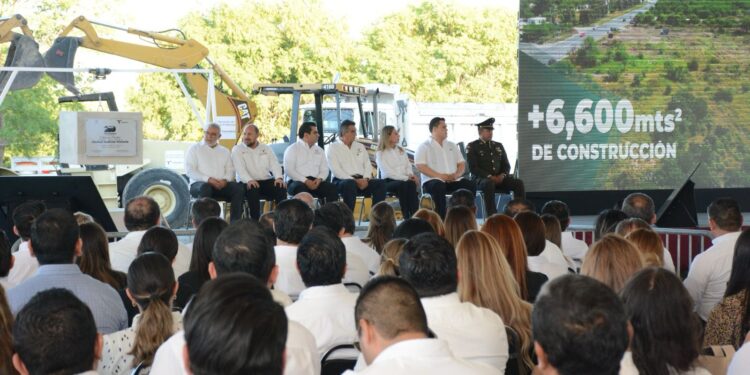 Coloca Américo Villarreal primera piedra de la Ciudad Judicial en Victoria