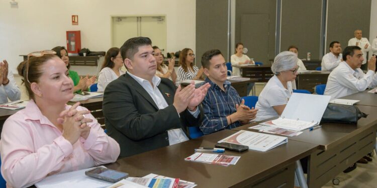 Proponen modelo holístico para la transformación educativa