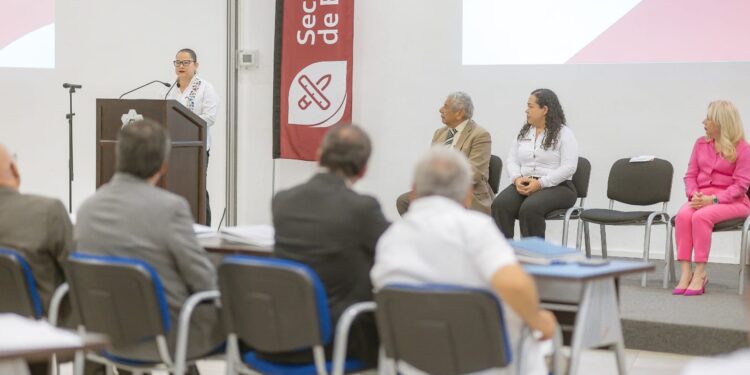 Proponen modelo holístico para la transformación educativa