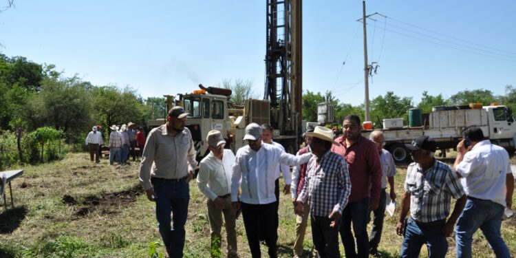 Con trabajos de rehabilitación y profundización de pozo de agua, beneficia SRH a Tula