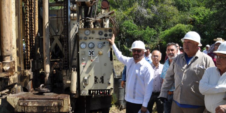 Con trabajos de rehabilitación y profundización de pozo de agua, beneficia SRH a Tula