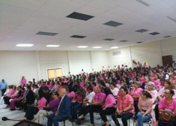 Trabajadoras del SUTSPET reciben conferencia «Cerrando ciclos de vida»