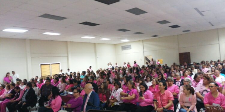 Trabajadoras del SUTSPET reciben conferencia «Cerrando ciclos de vida»