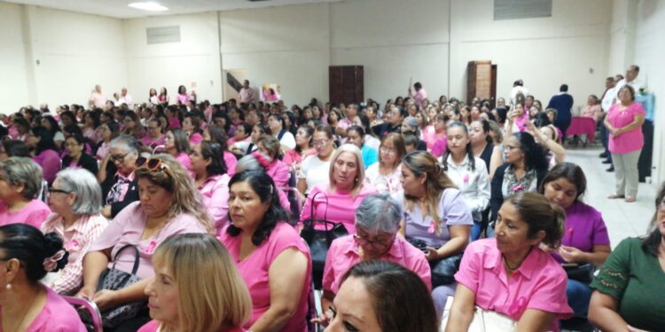 Trabajadoras del SUTSPET reciben conferencia «Cerrando ciclos de vida»
