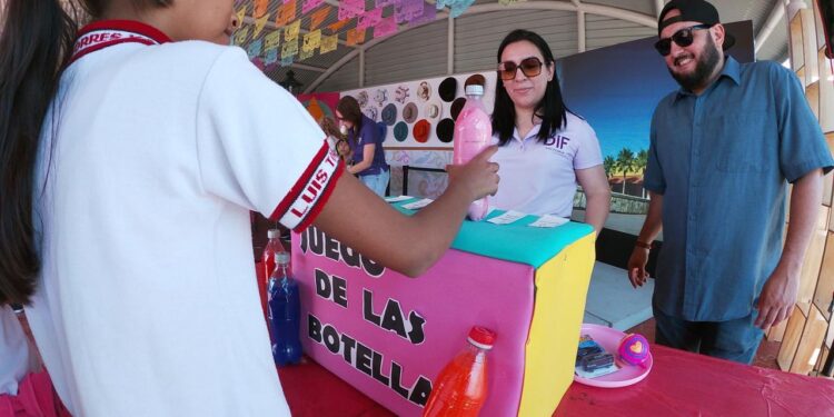 Stand Victoria en la Feria Tamaulipas recibe a estudiantes