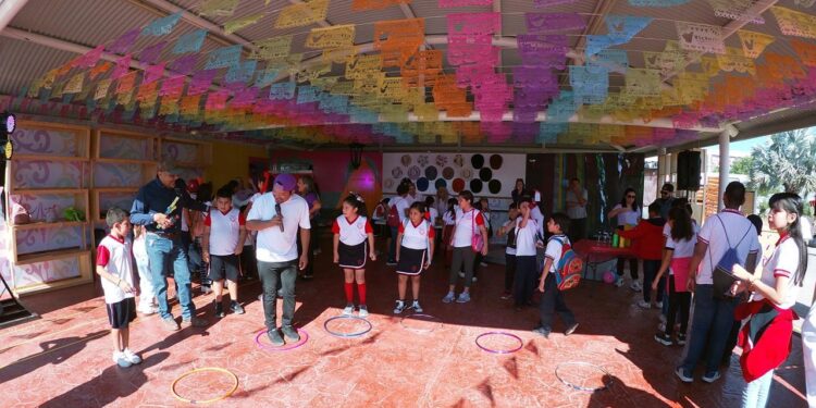 Stand Victoria en la Feria Tamaulipas recibe a estudiantes