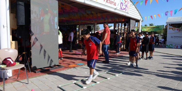 Stand Victoria en la Feria Tamaulipas recibe a estudiantes