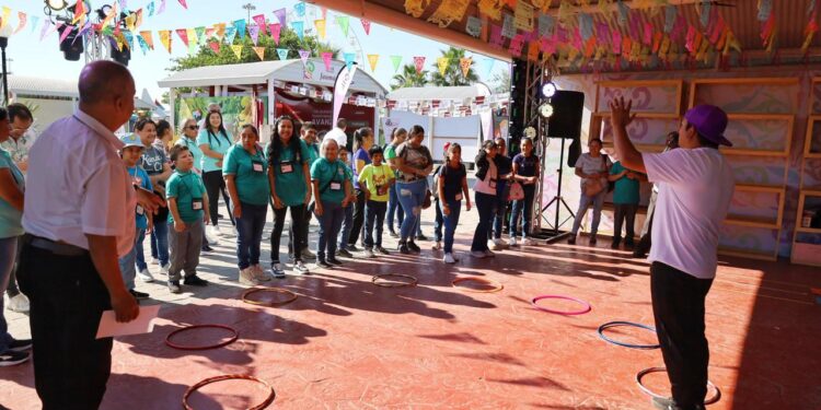 Stand Victoria en la Feria Tamaulipas recibe a estudiantes
