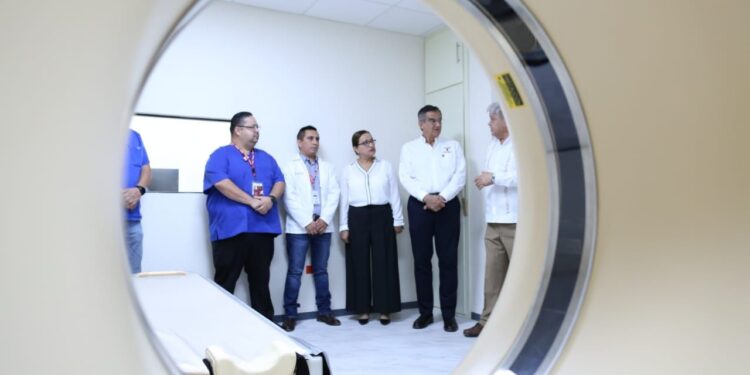 Entrega Américo tomógrafo al Hospital Infantil de Tamaulipas
