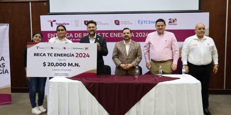 Entrega José Ramón Silva becas TC Energía 2024
