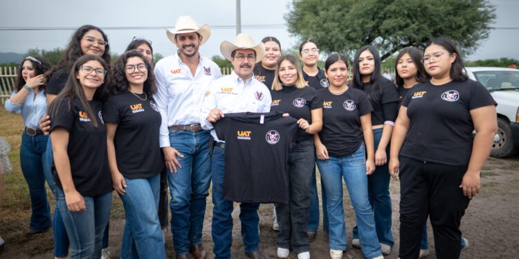 Encabeza el rector Dámaso Anaya aniversarios de facultades de la UAT