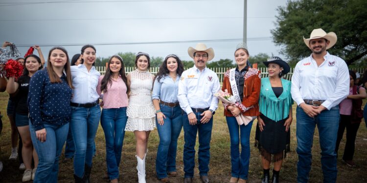 Encabeza el rector Dámaso Anaya aniversarios de facultades de la UAT