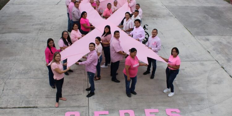 Reciben mujeres de CEDES pláticas y programas preventivos contra el cáncer de mama