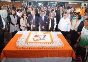 Consolida la UAT 57 años de prestigio académico de la Facultad de Comercio Victoria