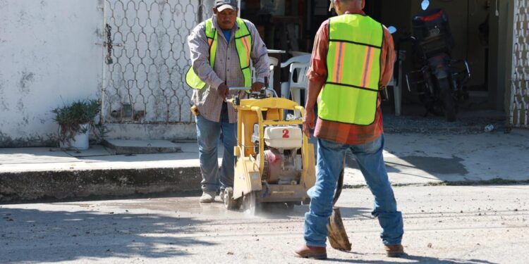 Supervisa Lalo Gattás obra hidráulica en la M. Alemán