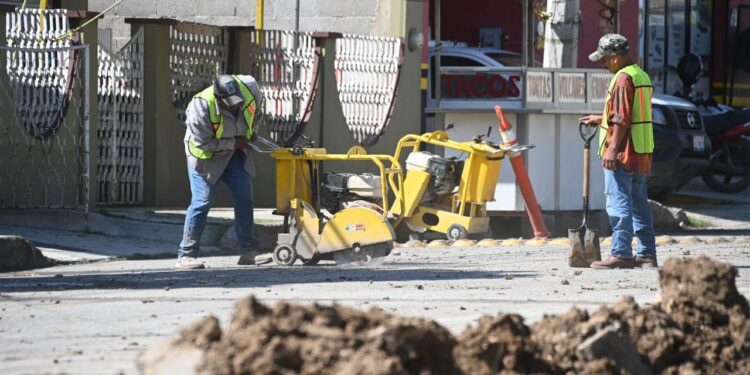Supervisa Lalo Gattás obra hidráulica en la M. Alemán