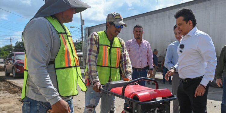 Supervisa Lalo Gattás obra hidráulica en la M. Alemán