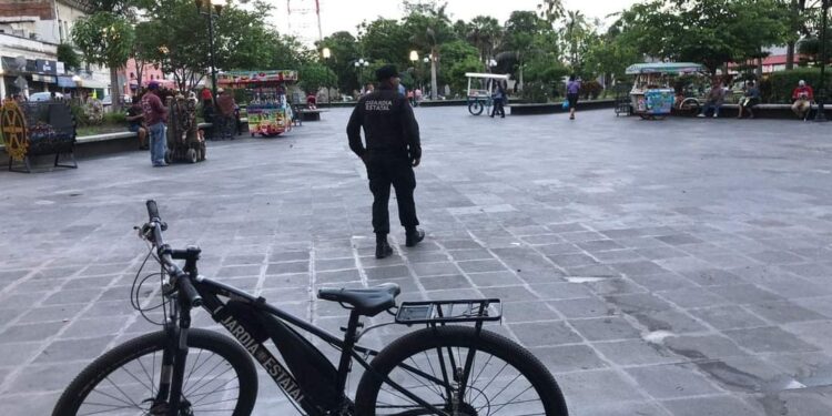 Brinda agrupamiento ciclista de la Guardia Estatal vigilancia en zonas peatonales, comerciales y turísticas