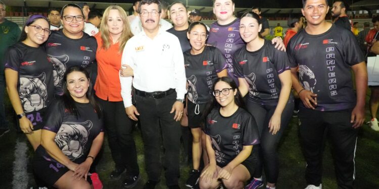 Inaugura Dámaso Anaya torneos deportivos para empleados de la UAT