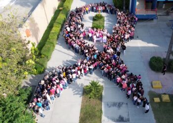 Promueve la UAT concientización sobre el cáncer de mama