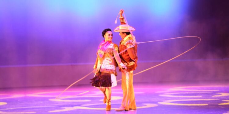 Inaugura Américo el XXII Festival Internacional en la Costa del Seno Mexicano