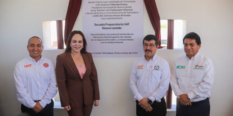 Dámaso Anaya y Carmen Lilia Canturosas inauguran la Preparatoria UAT Nuevo Laredo
