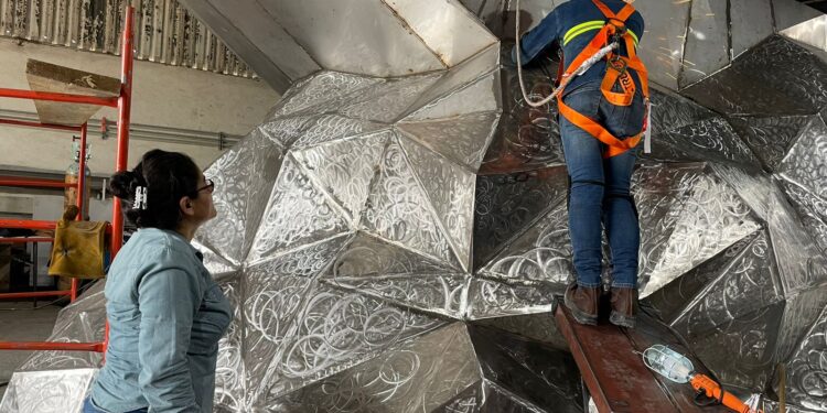 Participan estudiantes del ITACE en mega escultura de la Virgen de El Chorrito