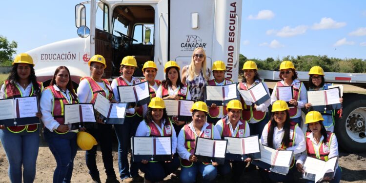 Clausuran Programa Mujeres 4×4 y firman convenio Punto Rosa en Altamira