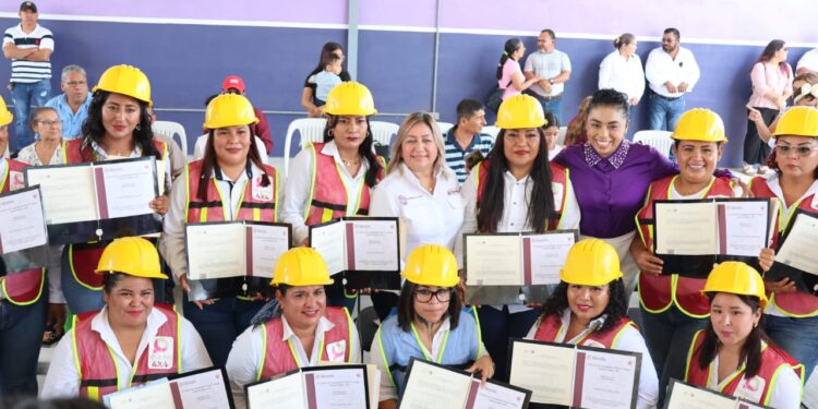 Clausuran Programa Mujeres 4×4 y firman convenio Punto Rosa en Altamira