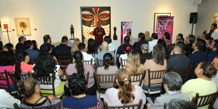 Presentan libro sobre tamaulipecos destacados en el marco del  XXII Festival en la Costa del Seno Mexicano