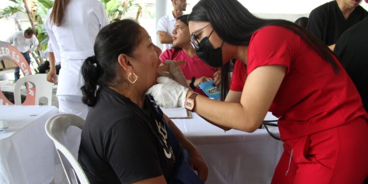 Realiza la UAT brigada comunitaria en el CBTIS 24 de Ciudad Victoria