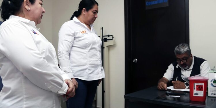 Lleva la UAT a universitarios campaña de salud preventiva