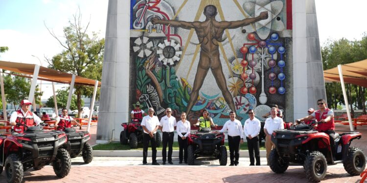 Preside Dámaso Anaya la firma del contrato colectivo UAT-SUTUAT