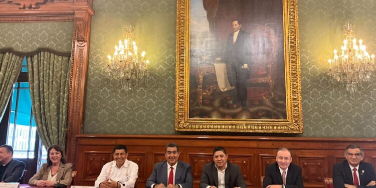 Se reúne gobernador de Tamaulipas con presidenta Claudia Sheinbaum