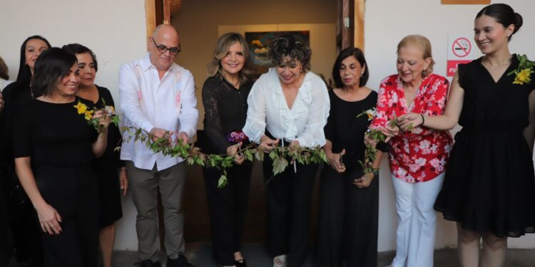 Inauguran exposición “Arte y Flores creación y naturaleza”