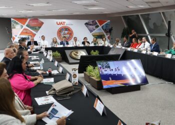 Da el rector comienzo a la agenda de eventos por el 75 aniversario de la UAT