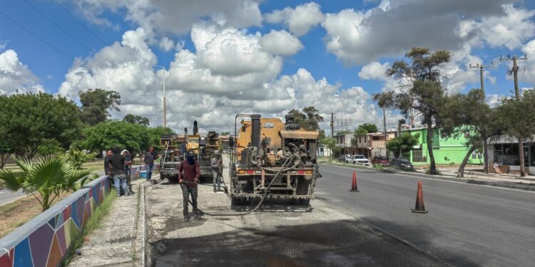 Rehabilita Obras Públicas principales avenidas en Matamoros