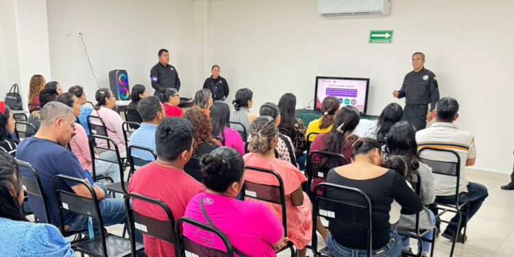 Guardia Estatal de Género imparte plática informativa a personal de SEDENA