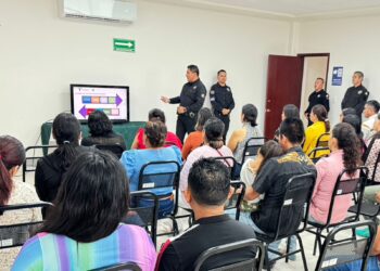 Guardia Estatal de Género imparte plática informativa a personal de SEDENA