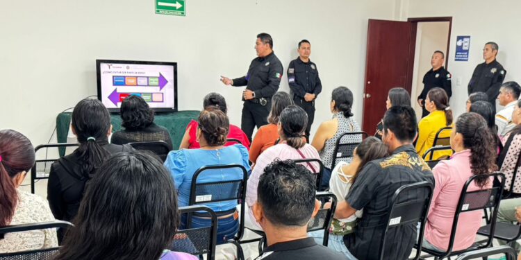 Guardia Estatal de Género imparte plática informativa a personal de SEDENA