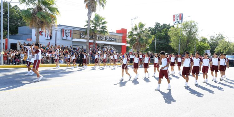 Encabeza Américo Villarreal desfile por el 114 Aniversario del Inicio de la Revolución Mexicana