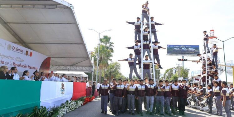 Encabeza Américo Villarreal desfile por el 114 Aniversario del Inicio de la Revolución Mexicana