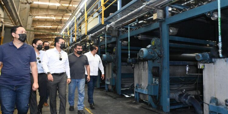 Fortalece Lalo Gattás vínculo de colaboración con sector de la maquila