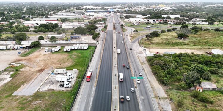 En Altamira, Secretaría de Obras Públicas rehabilita Avenida de la Industria