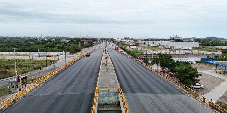 En Altamira, Secretaría de Obras Públicas rehabilita Avenida de la Industria