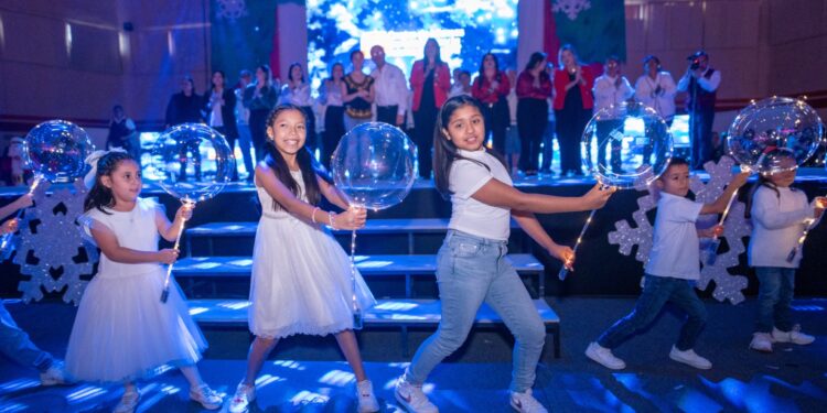 Celebra Familia UAT festival navideño en el Campus Victoria